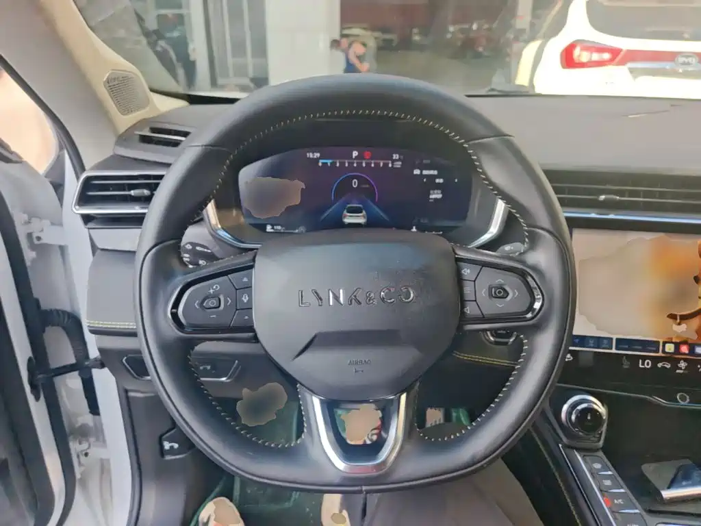 Lynk & Co 05 2022 2022 2.0TD 2WD Shine Halo