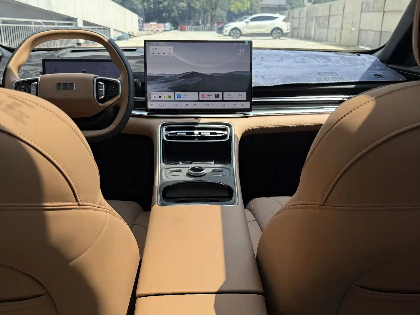 Geely Galaxy Galaxy A7 2025 EM-i 150km Explorer+ Edition фото 15