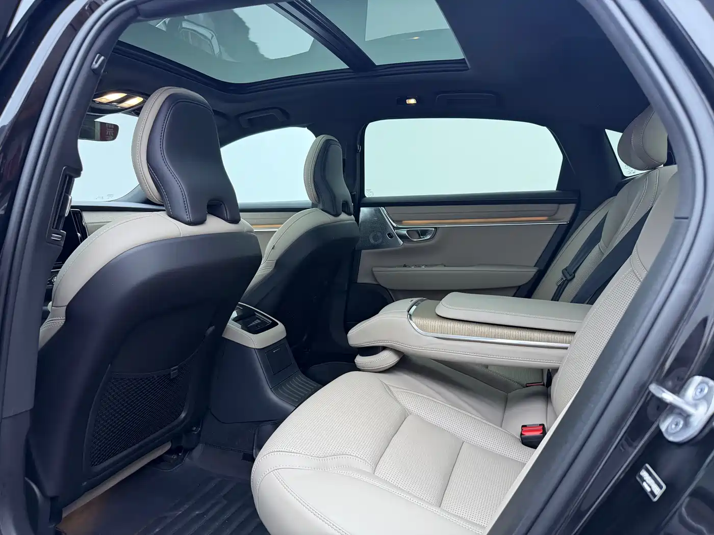 Volvo S90 Plug-in Hybrid 2026 Plug-in Hybrid AWD Long Range Elegance Luxury фото 10