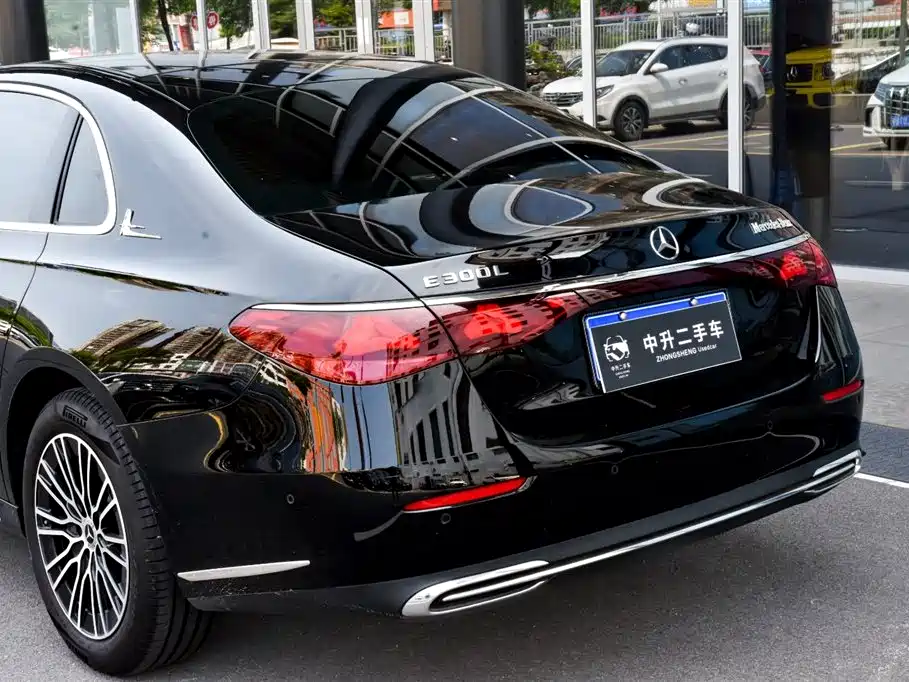 Mercedes-Benz E-Class, миниатюра 5