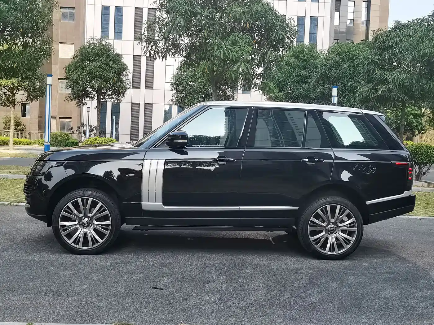 Land Rover Range Rover 2015 3.0 TDV6 Vogue фото 15