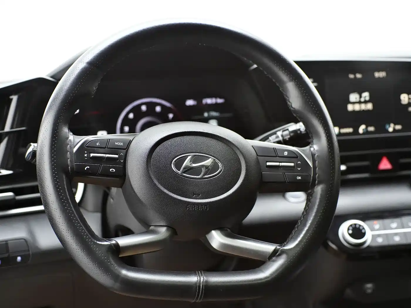 Hyundai Elantra 2022 1.5L CVT GLX Elite Edition фото 23