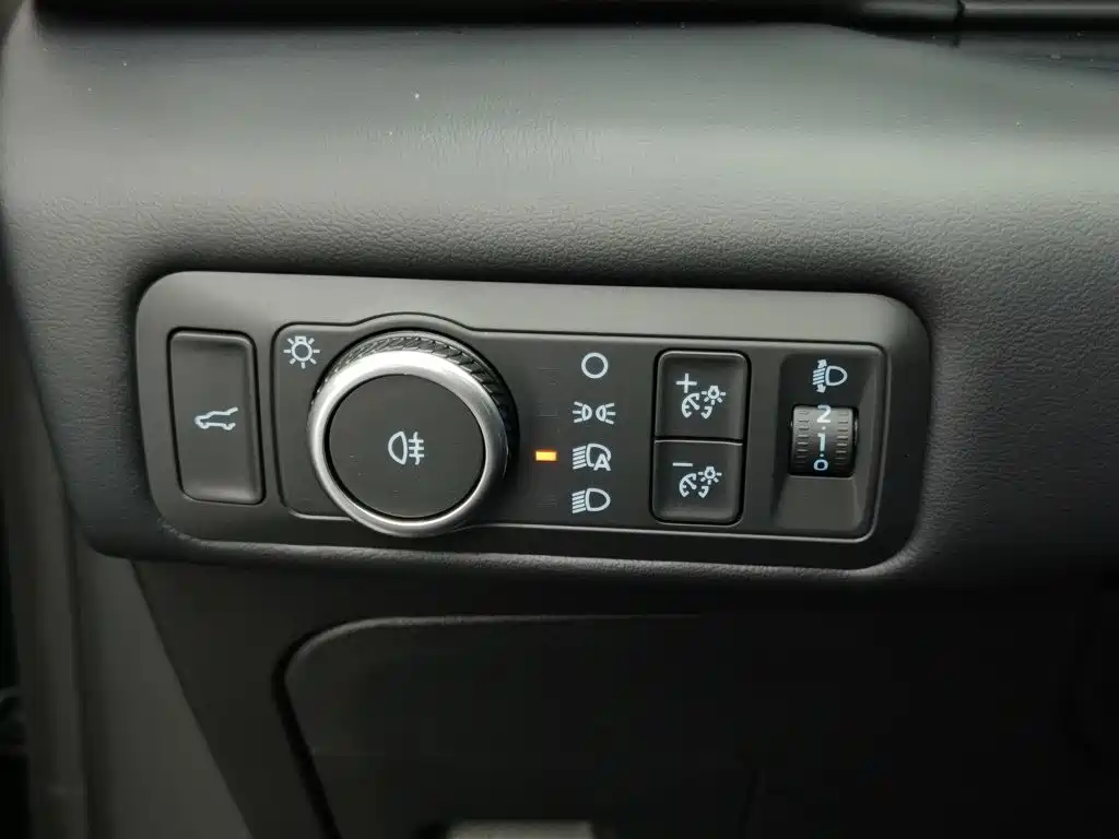 Фото 21 - Ford Explorer