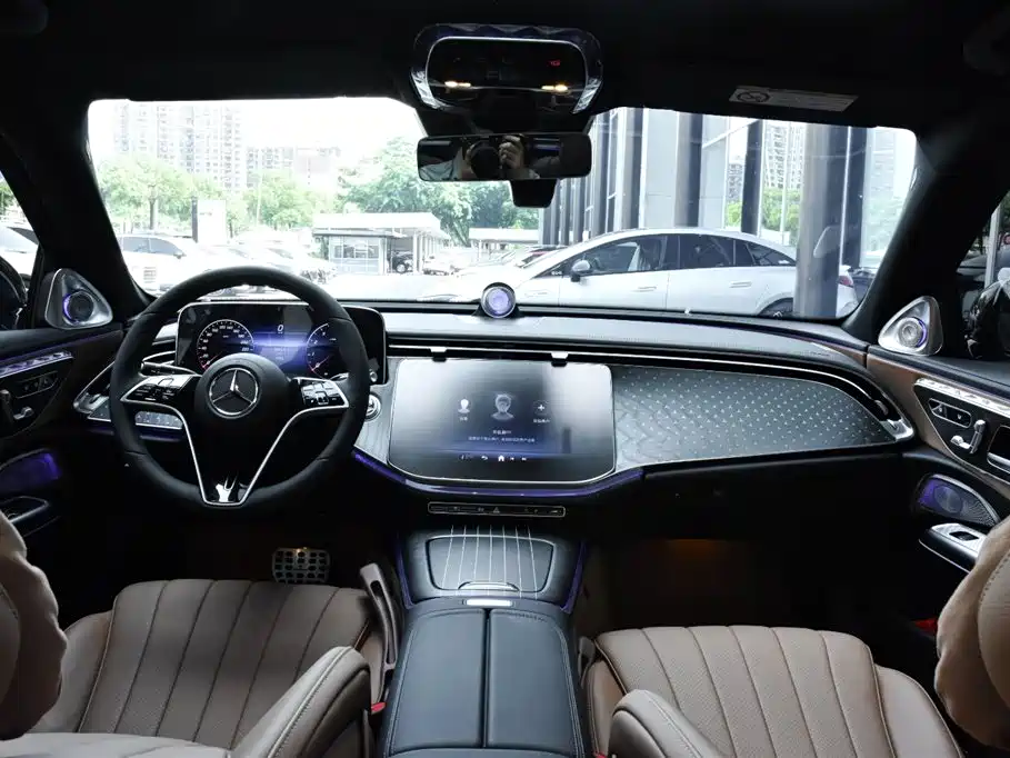 Mercedes-Benz E-Class, миниатюра 16