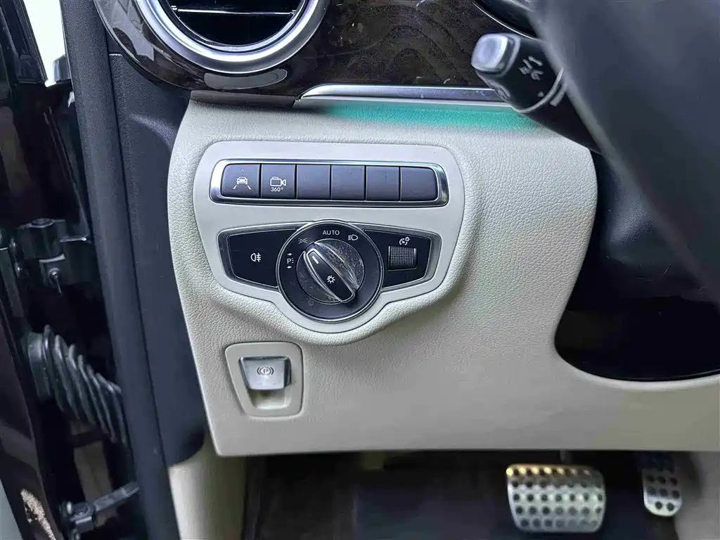 Mercedes-Benz V-Class 2017 Model V 260 Premium Edition фото 20