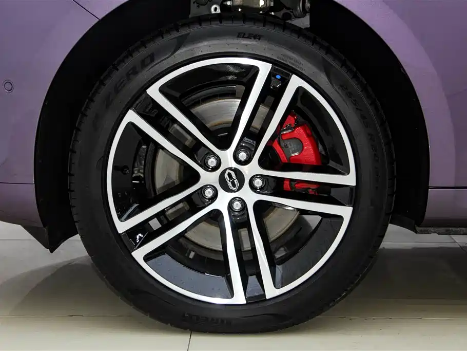 AITO Wenjie AITO M5 2025 Extended Range Ultra AWD фото 12