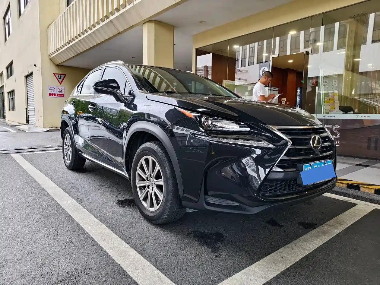 Фото 3 - Lexus NX