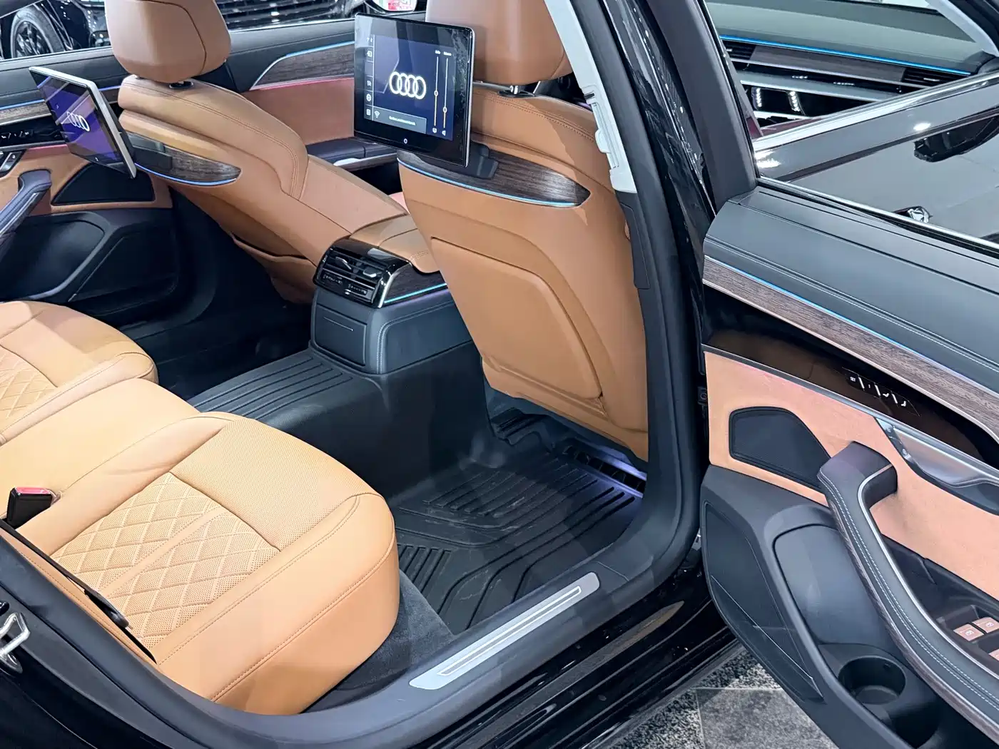 Audi A8 2024 2024 Model A8L 55 TFSI quattro Flagship