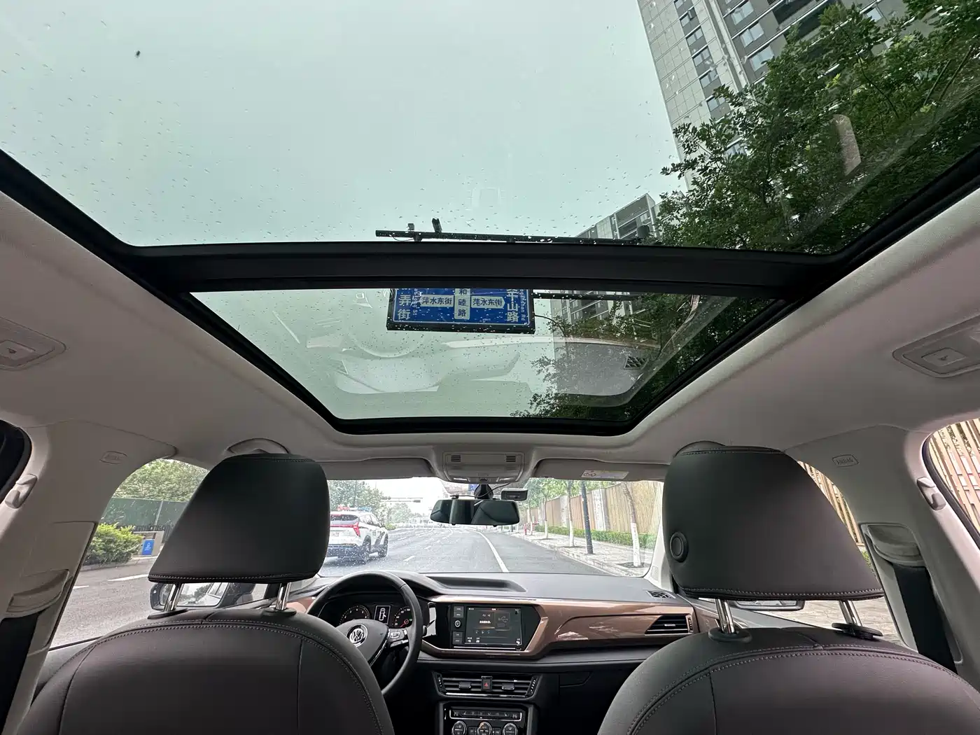 Volkswagen Tharu 2019 280TSI 2WD Luxury Edition China V фото 23