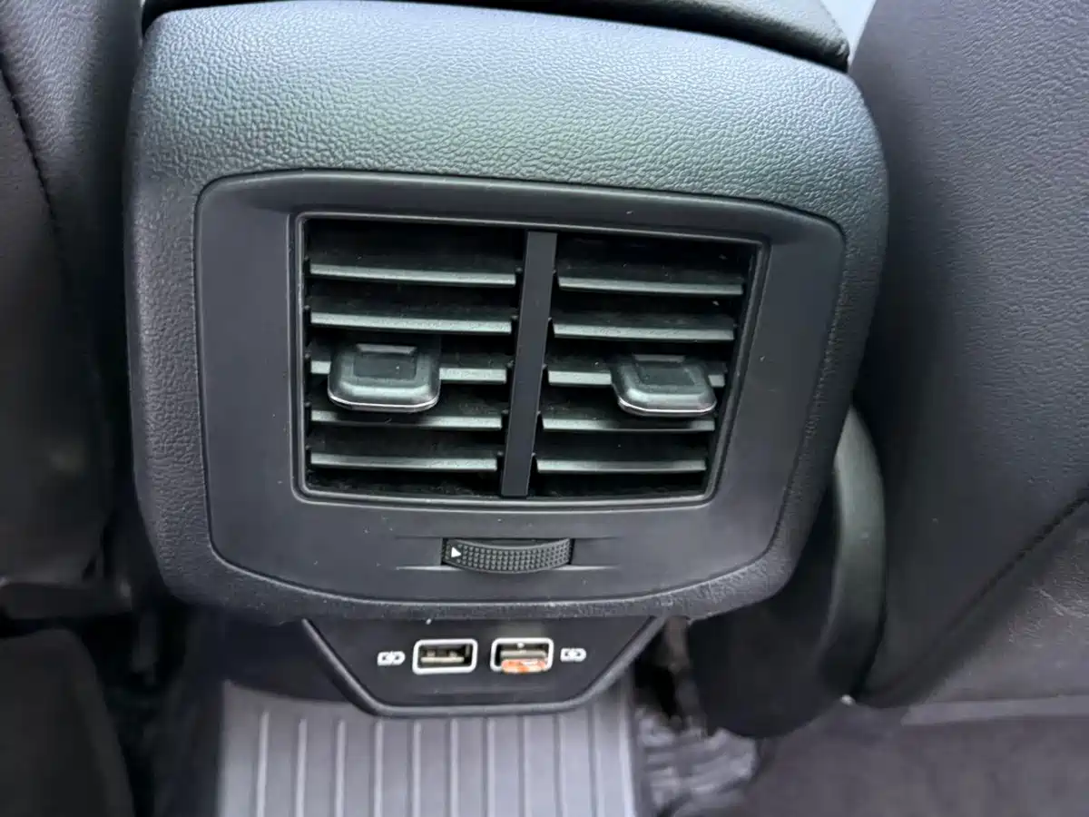 VOLKSWAGEN T ROC EXPLORING SONGS