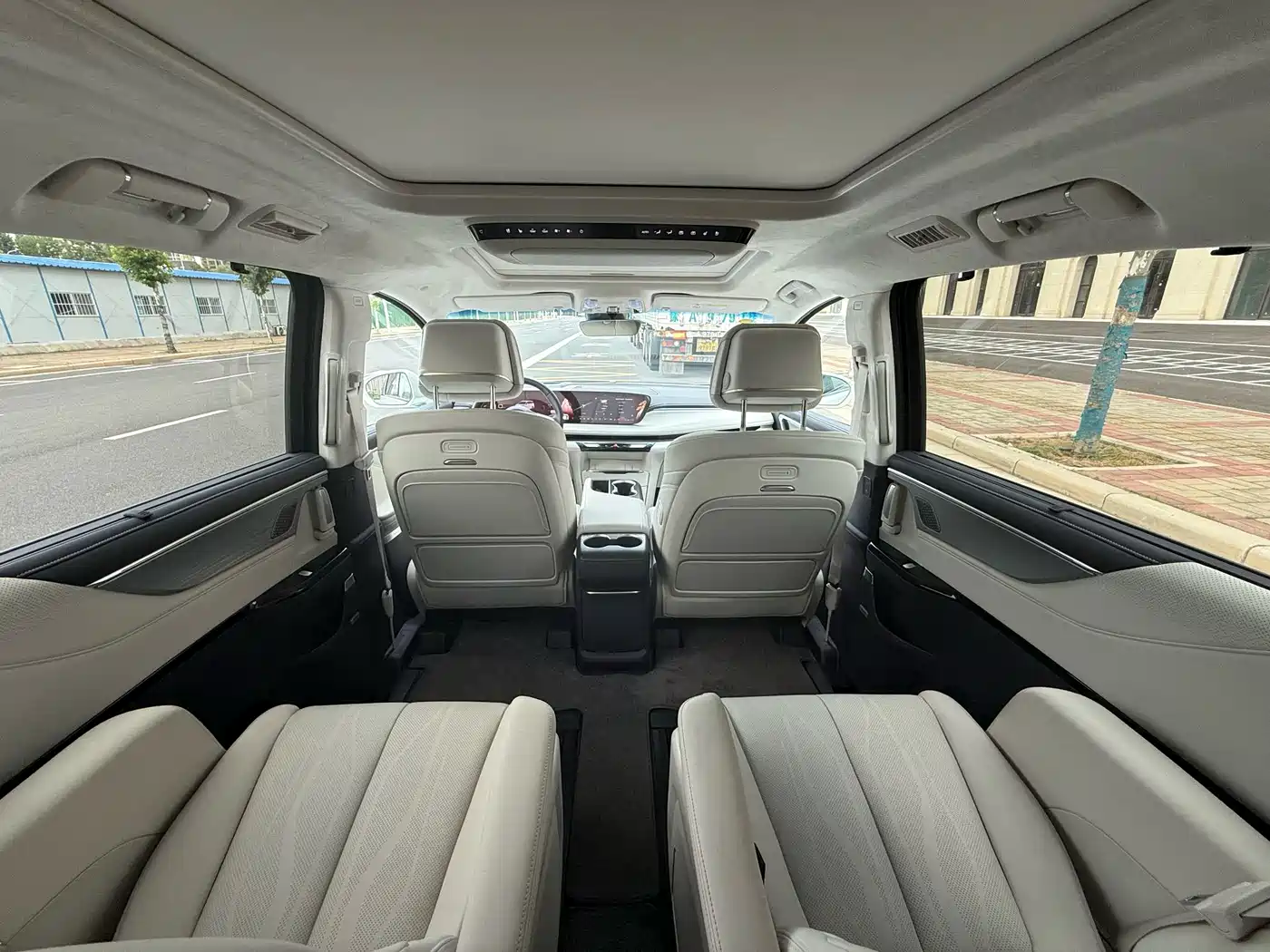 Photo 16 - Buick GL8