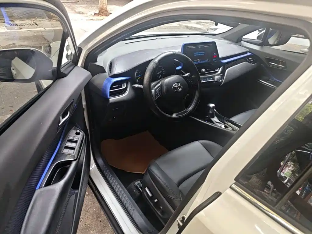 Toyota C-HR 2020 2020 Model 2.0L Leading