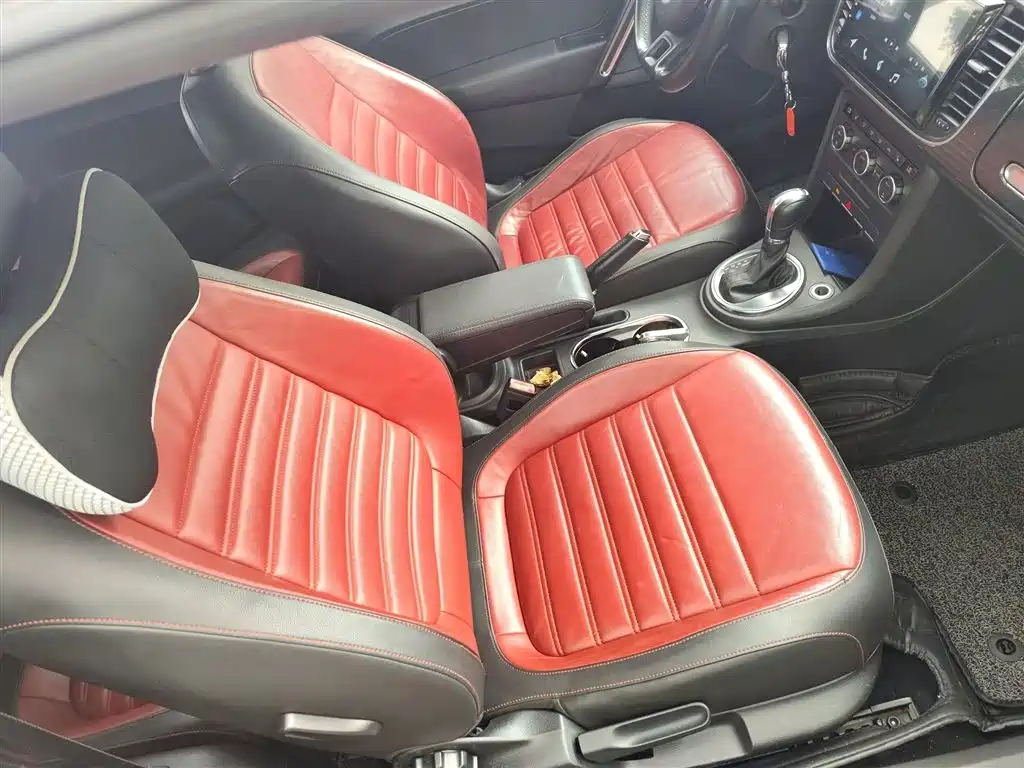 Volkswagen Beetle 2013 1.4TSI Luxury фото 4