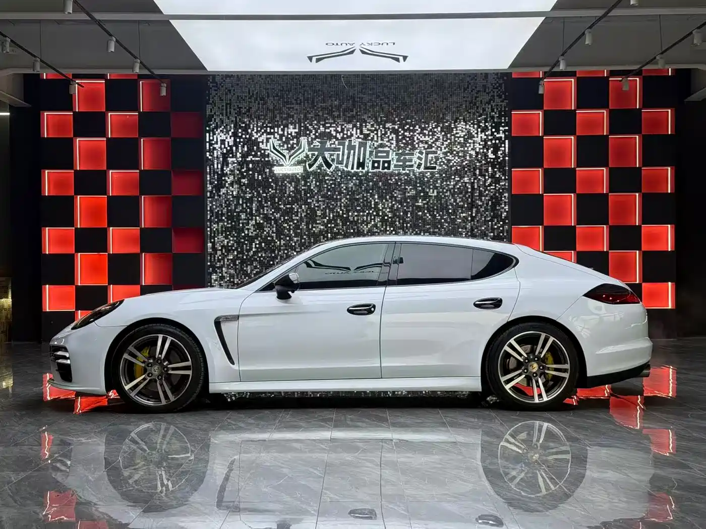 Porsche Panamera 2010 Panamera 3.6L фото 3