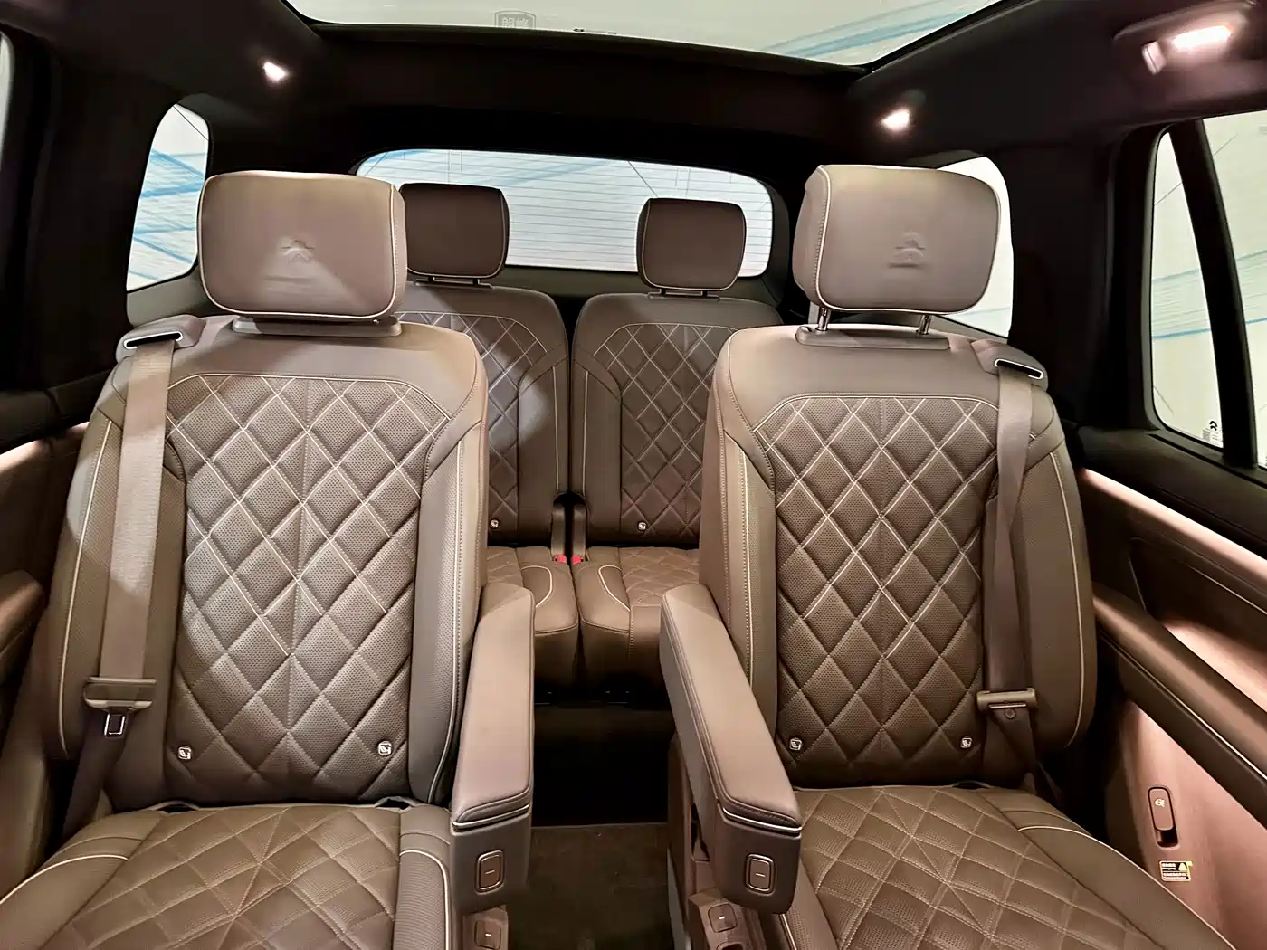 NIO ES8 2025 2025 Model 6-Seat Executive Luxury Edition