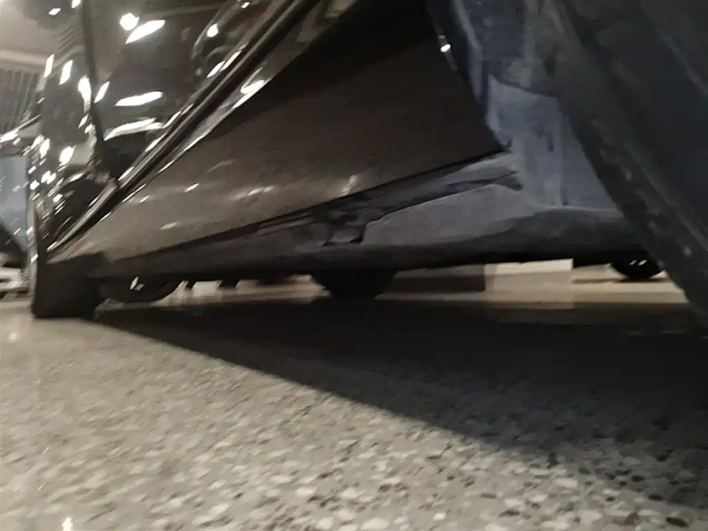 Mercedes-Benz E-Class 2015 E 200 L фото 6