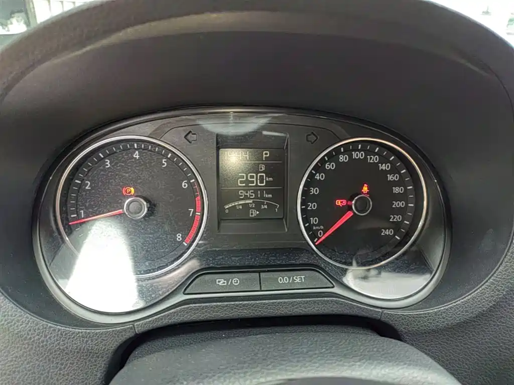 Volkswagen Polo 2016 1.6L Automatic Comfort фото 12