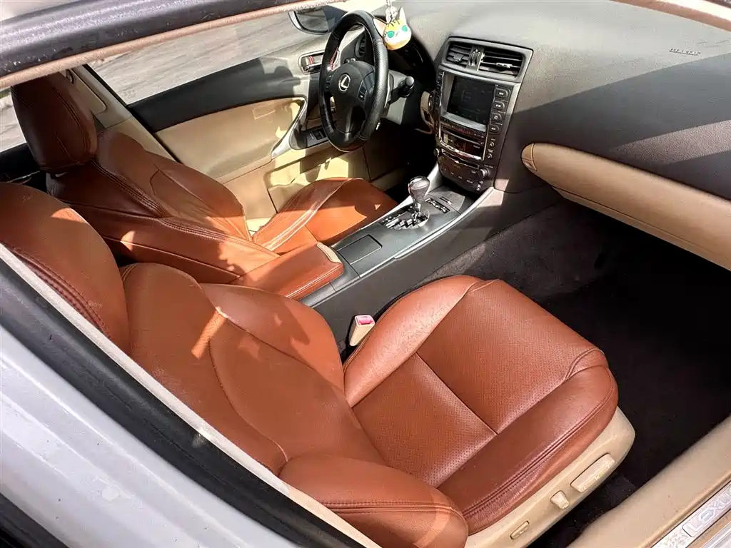 Lexus IS 2009 300 Luxury Edition фото 14