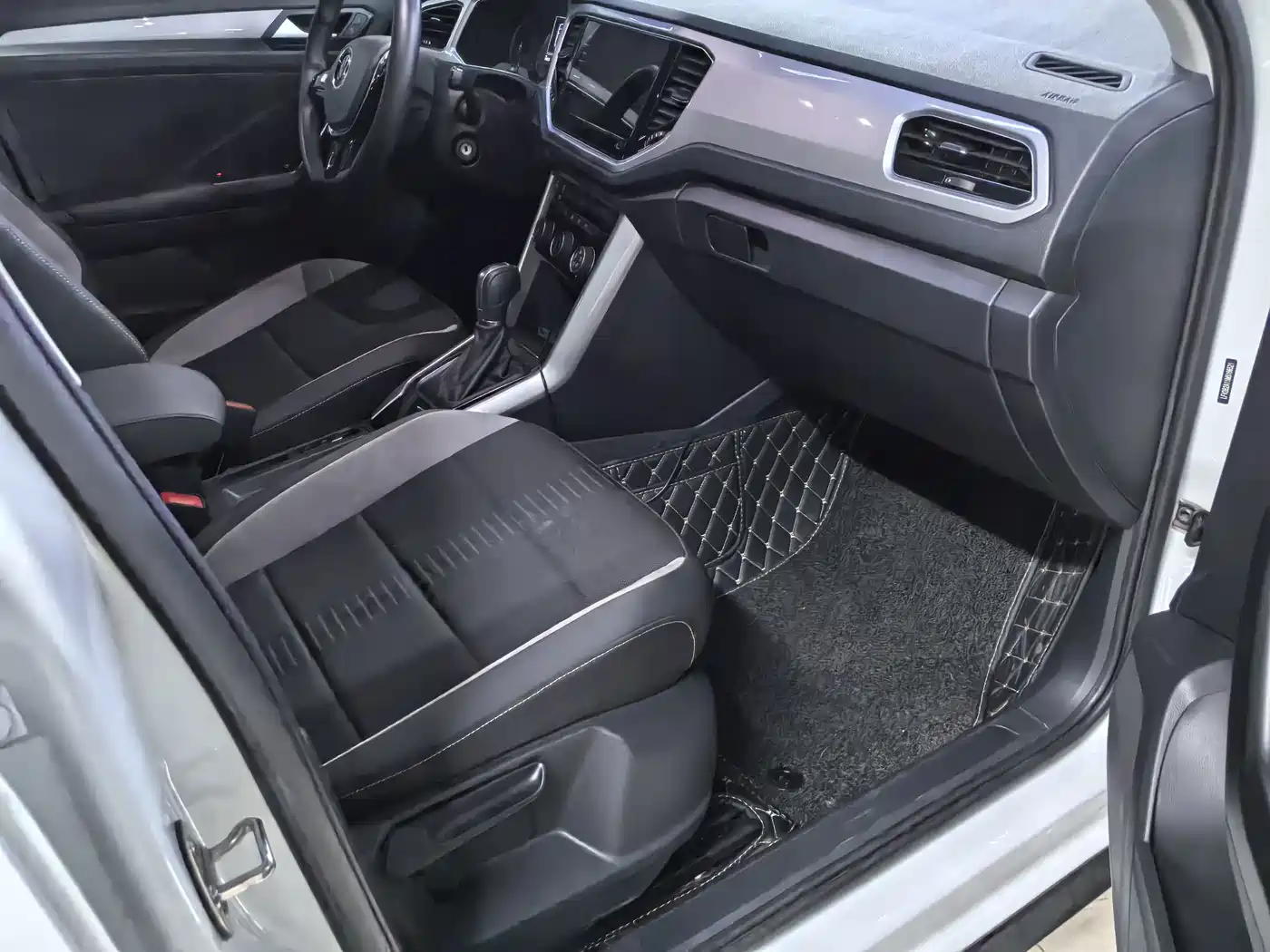 Volkswagen T-Roc, миниатюра 11