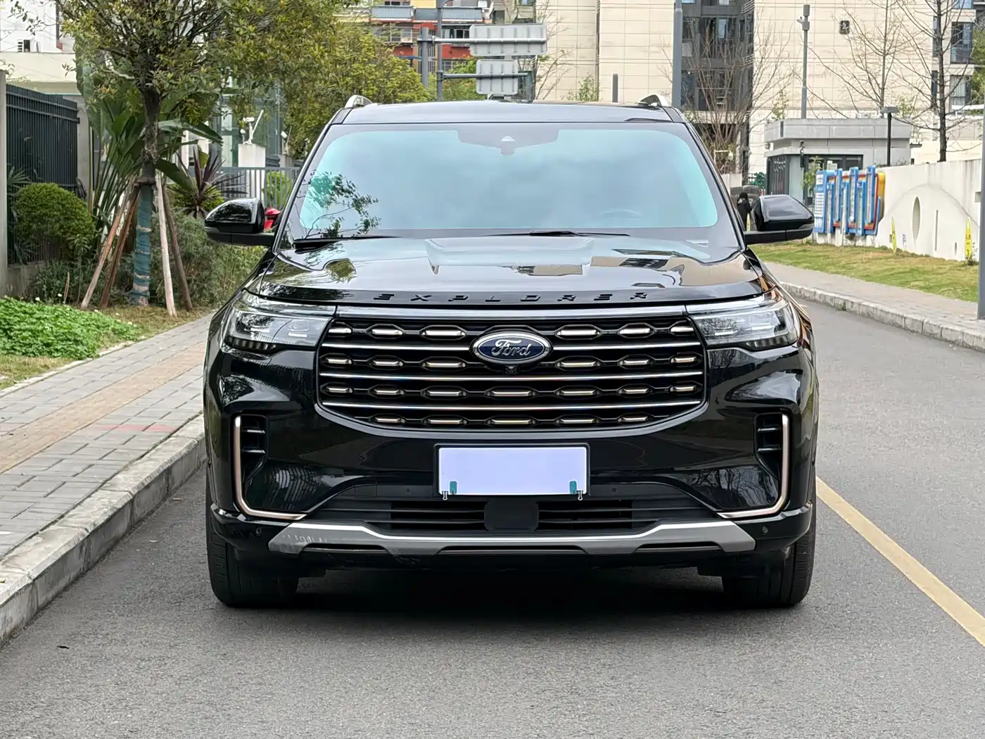FORD EXPLORER