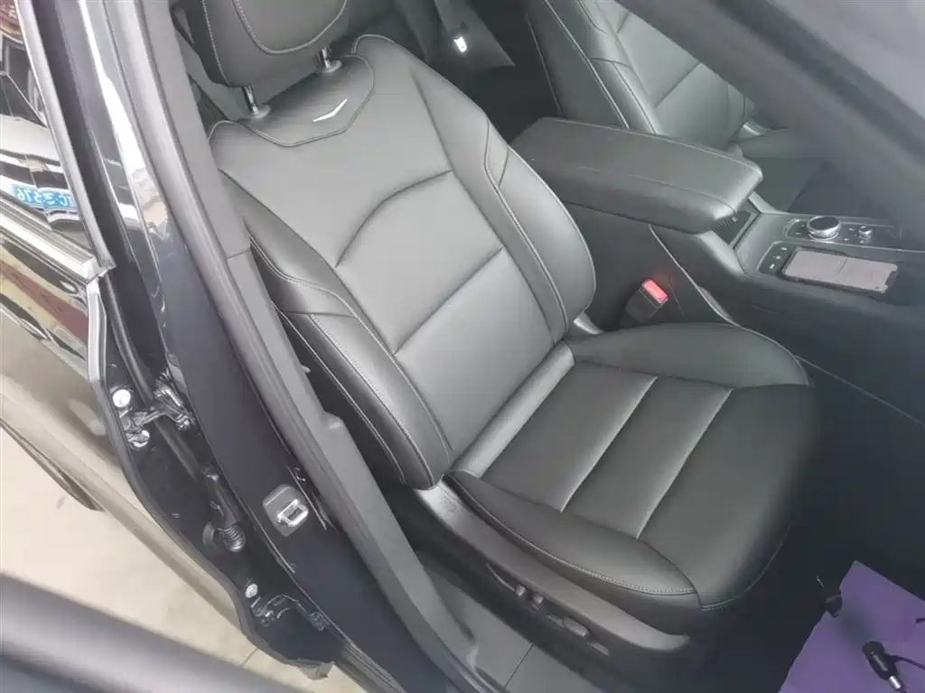 Cadillac XT4 2018 Model 28T 4WD Leading фото 25