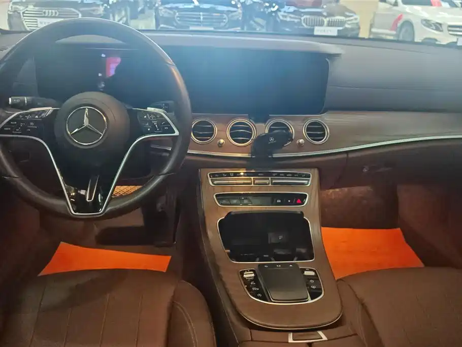 Mercedes-Benz E-Class 2022 E 300 L Luxury фото 13