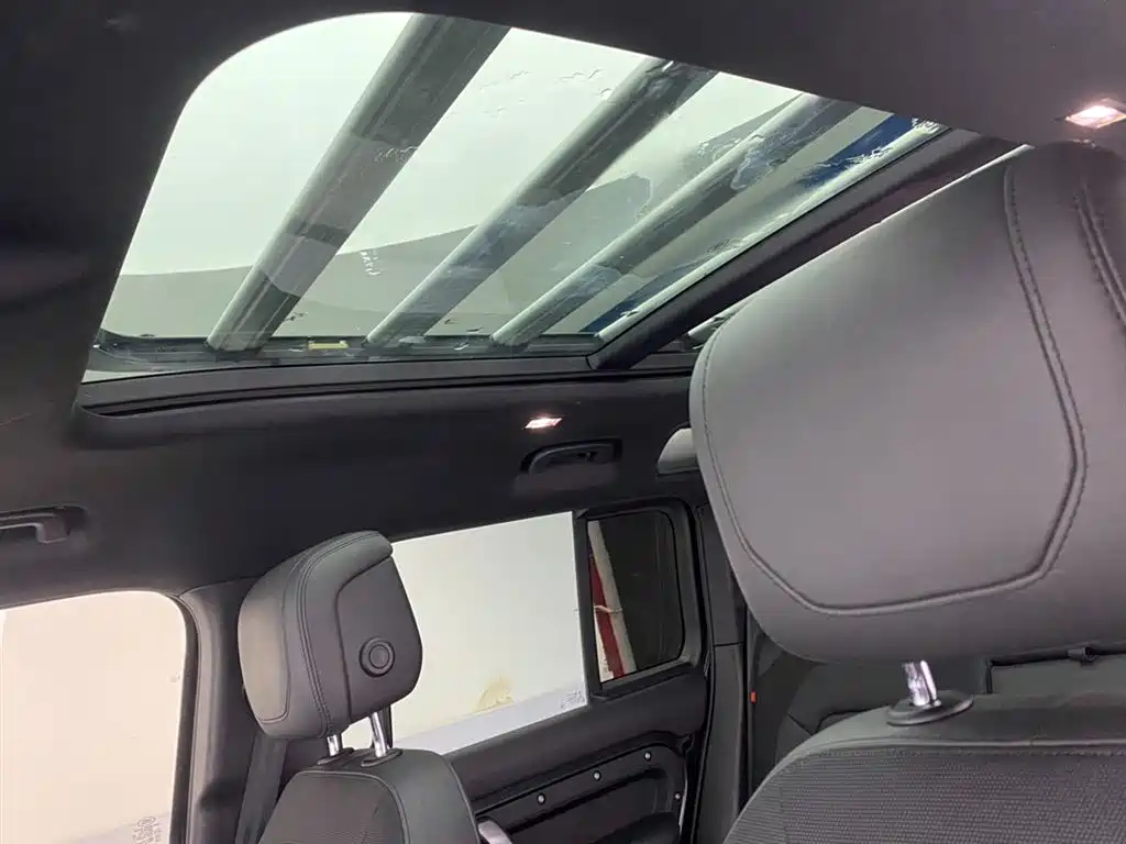 Land Rover Defender 2023 Facelift 110 3.0T P400 X-DYNAMIC HSE фото 24