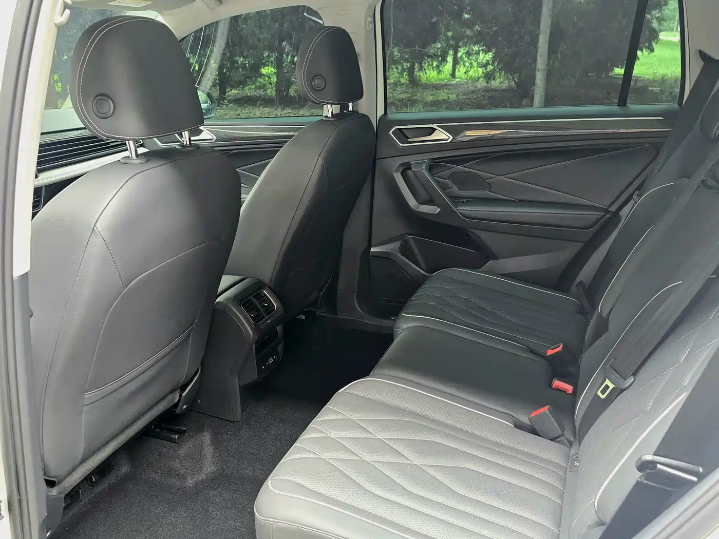Volkswagen Tiguan L 2022 330TSI Auto 2WD R-Line Premium Edition фото 7