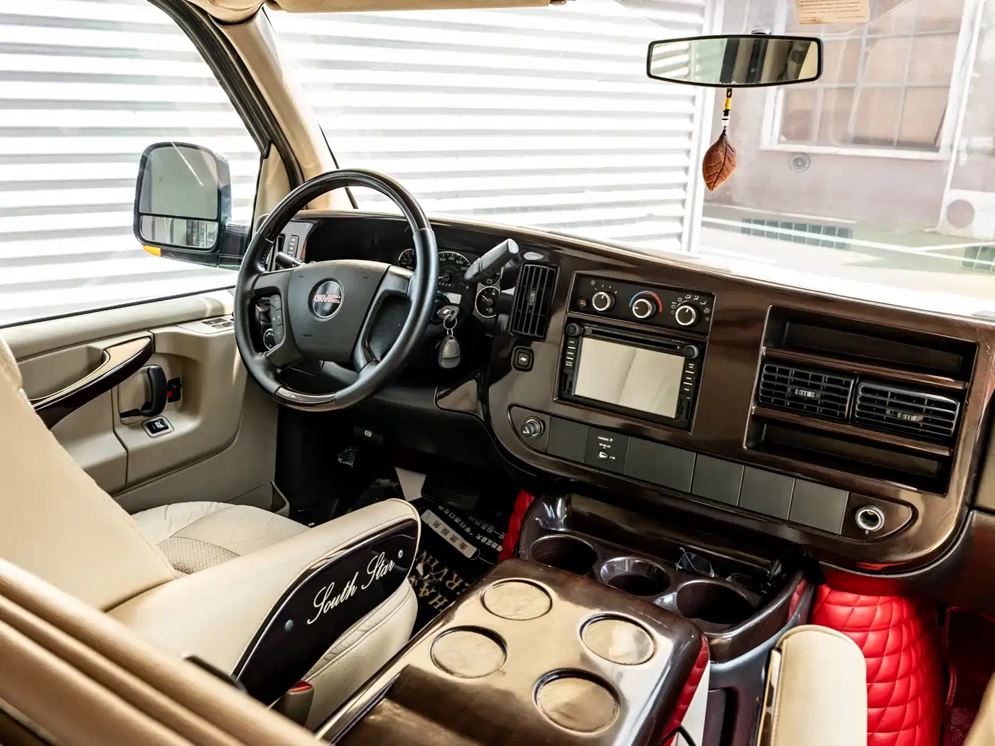GMC Savana 2011 2011 Model 6.0L Business Star 7-seater