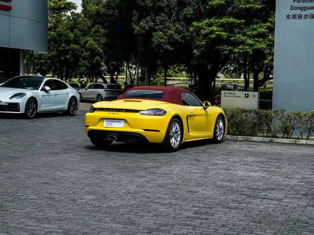 Photo 15 - Porsche 718