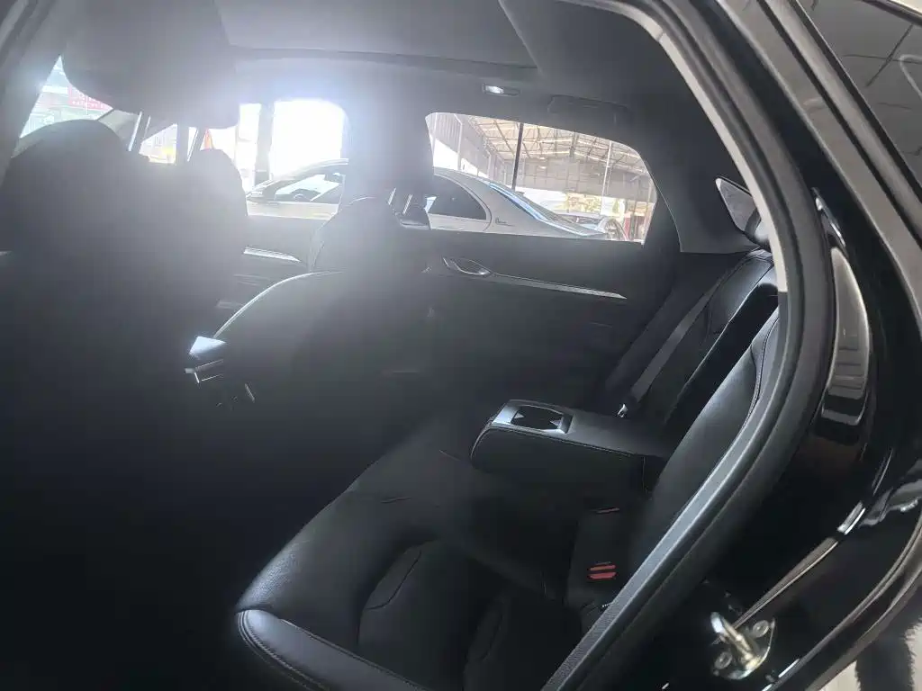 Фото 7 - Geely Preface