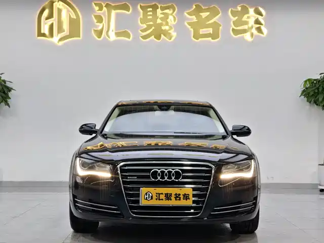 Audi A8 2012 A8L 50 TFSI quattro Comfort — фото 2