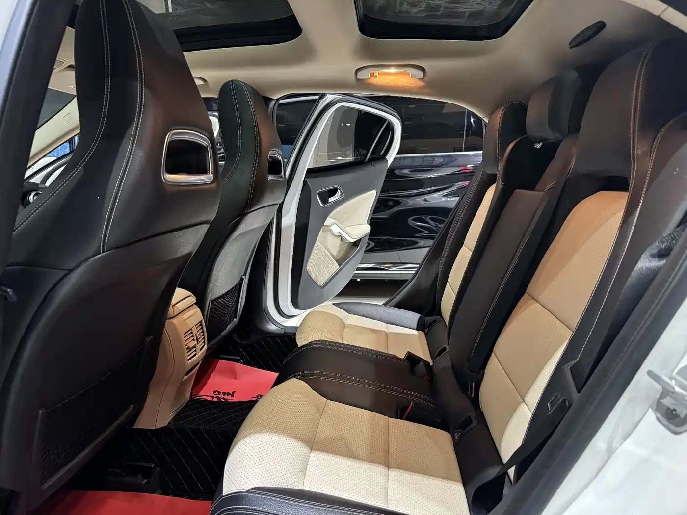 Mercedes-Benz GLA 2018 GLA 200 Dynamic фото 5