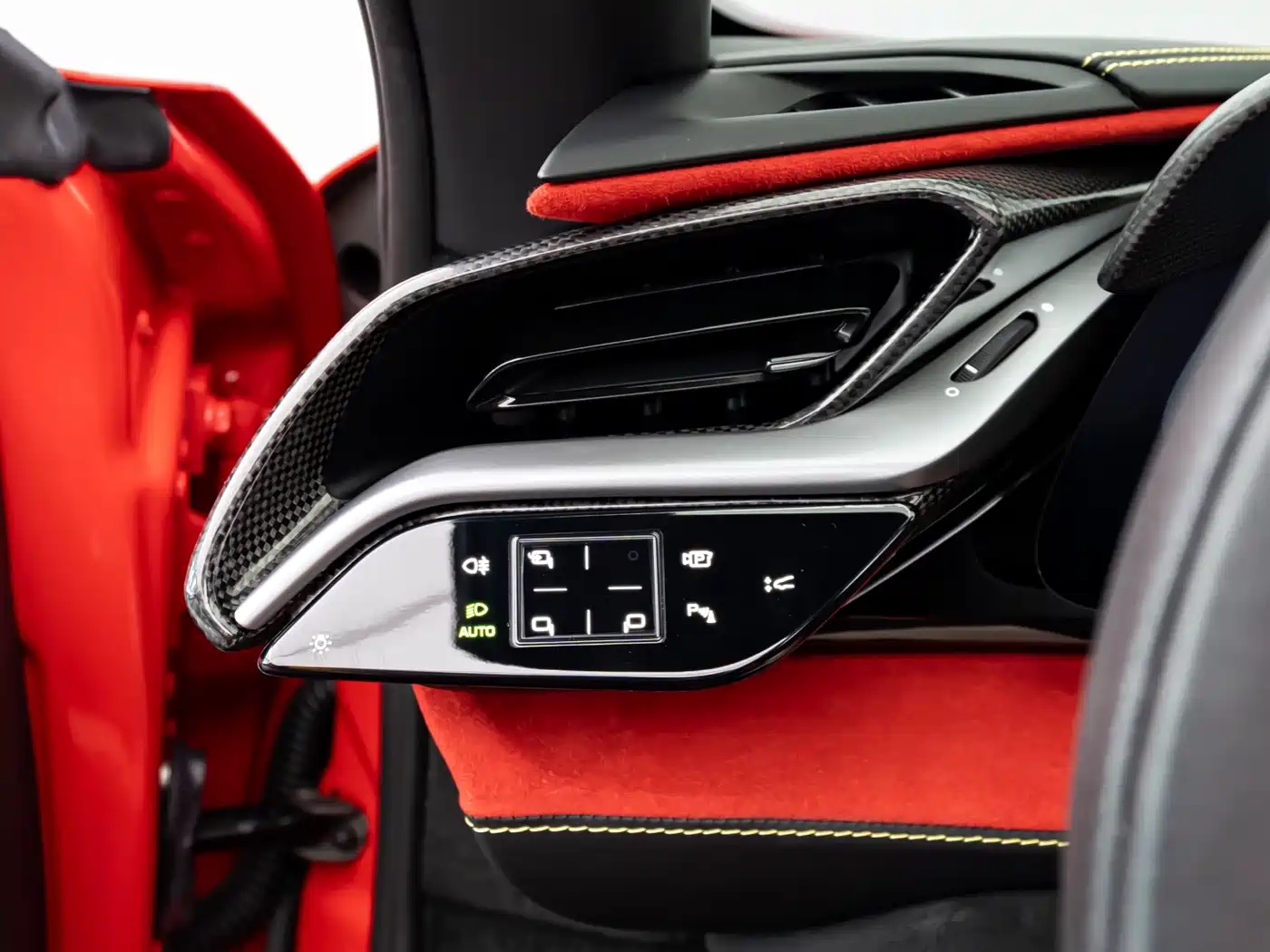 Ferrari SF90 2024 2021 3.9T V8 Spider