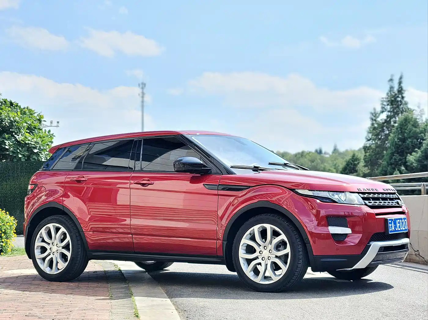 Land Rover Range Rover Evoque (Import) 2014 2.0T 5-door Brilliance Sport фото 3