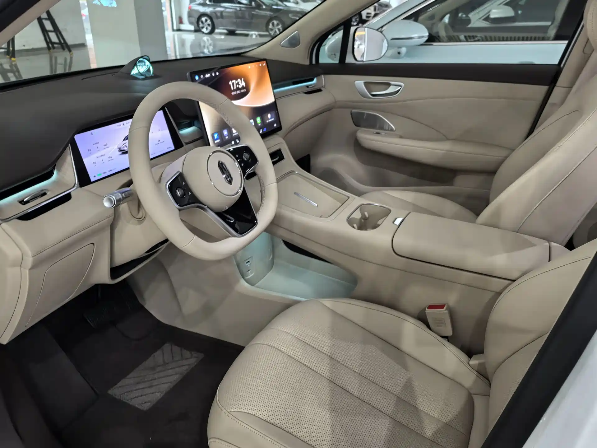 Фото 7 - Shangjie SUV
