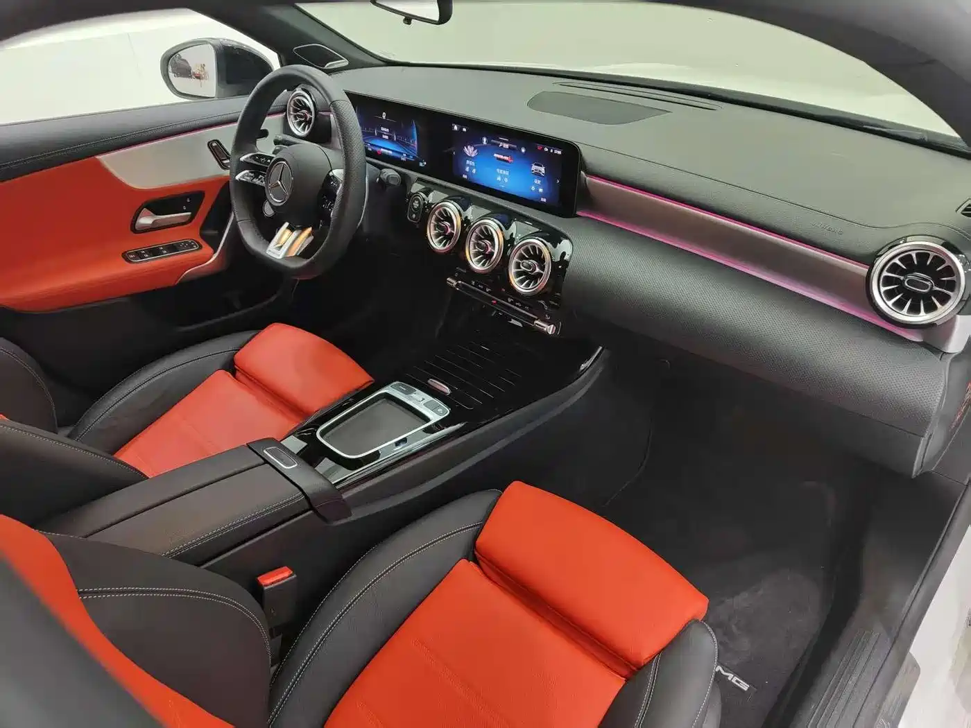 Mercedes-Benz A-Class AMG 2025 AMG A 35 L 4MATIC фото 15