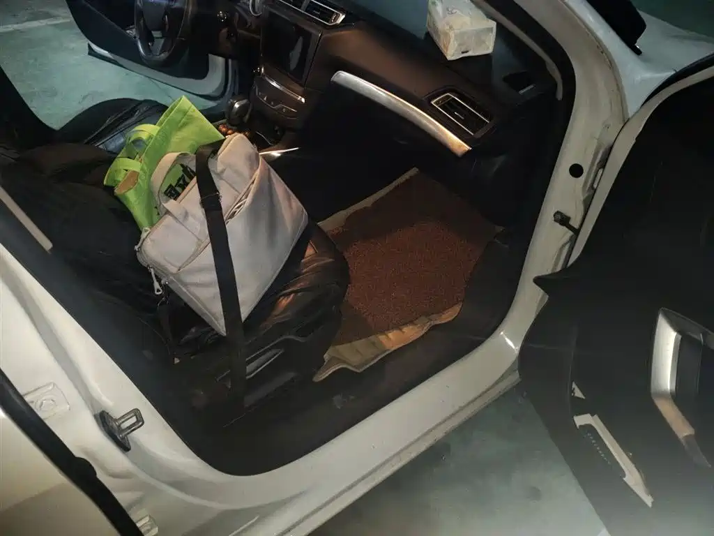 Peugeot 408 2014 1.8L Automatic Luxury Edition фото 22