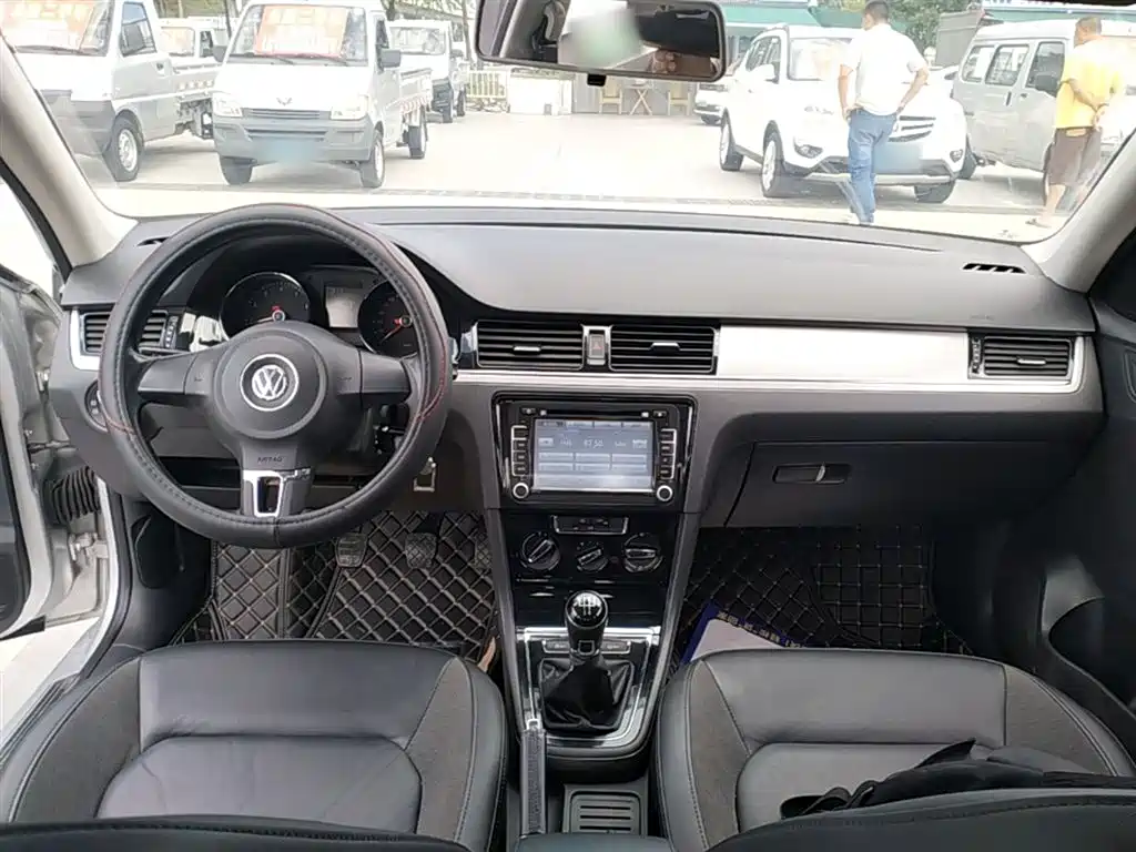 Volkswagen Bora 2014 1.6L Manual Comfort Edition фото 10