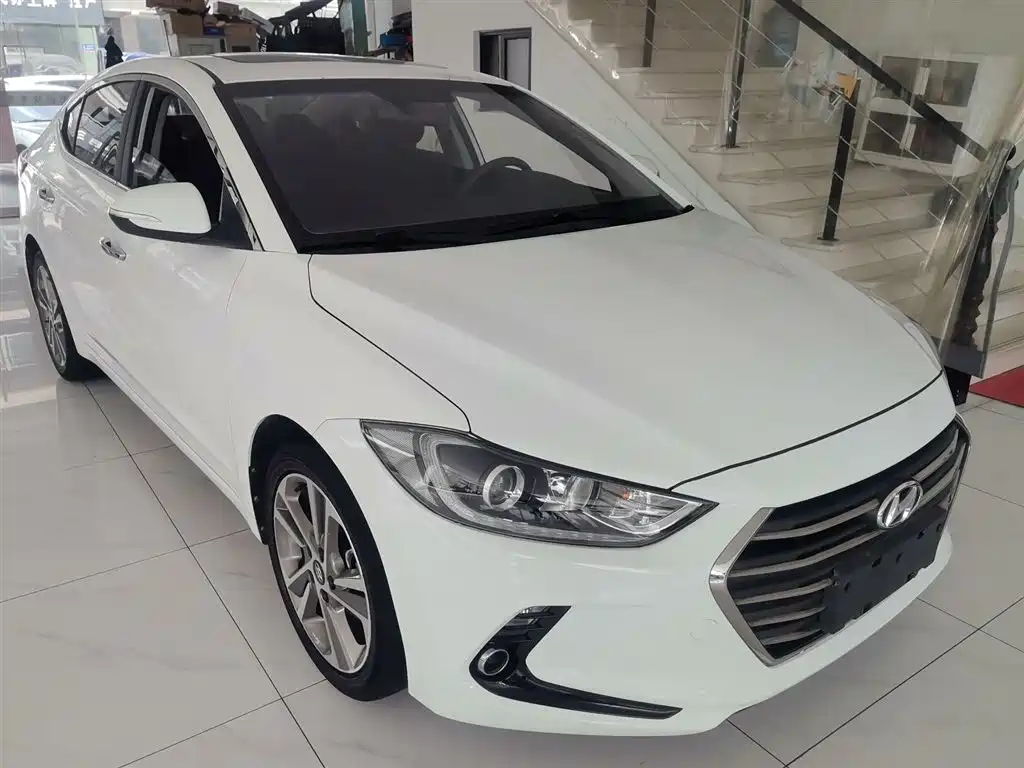 Hyundai Elantra 2016 Model 1.6L Automatic Smart Elite фото 4