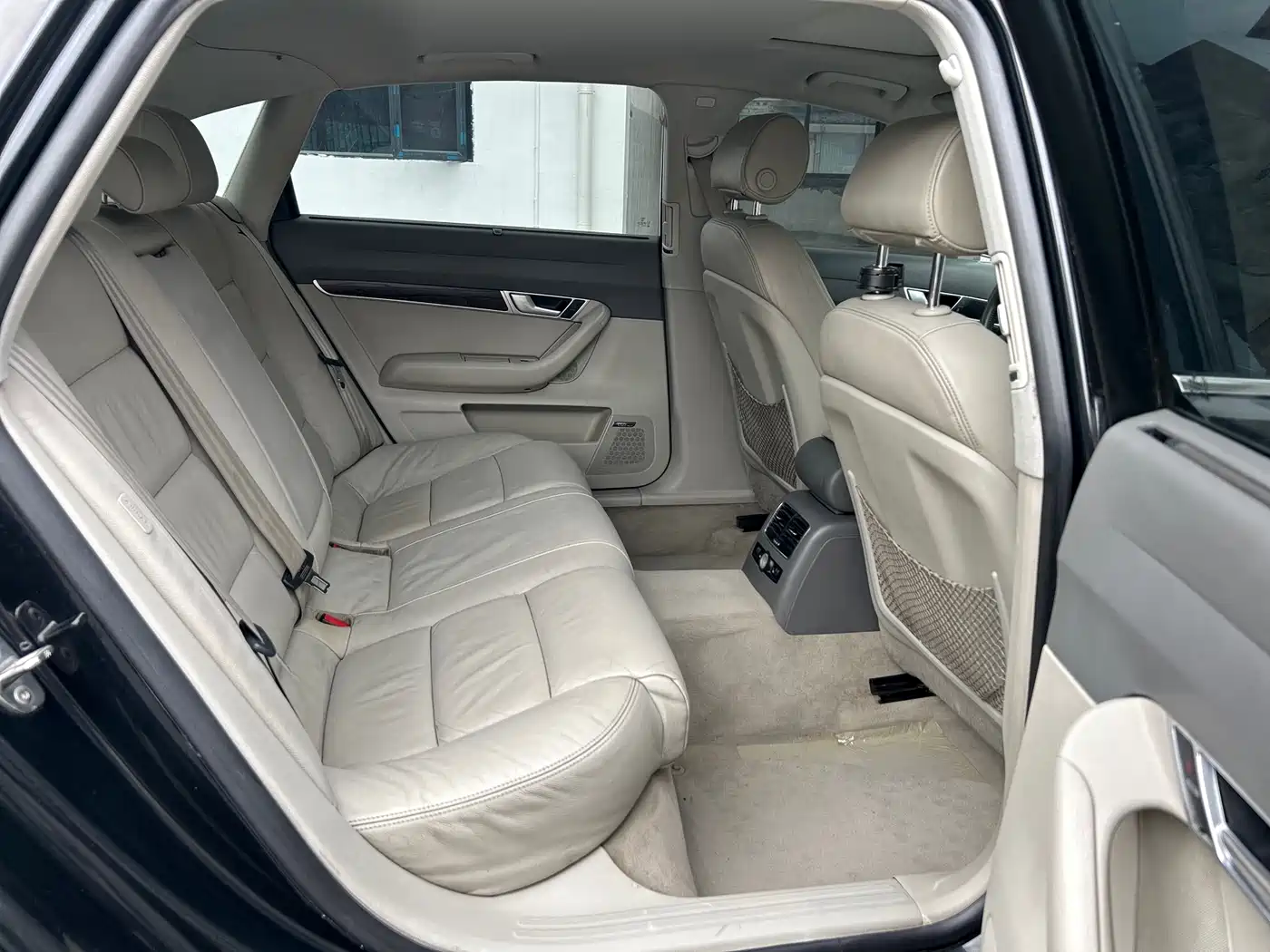 Audi A6L 2010 2.7 TDI фото 30