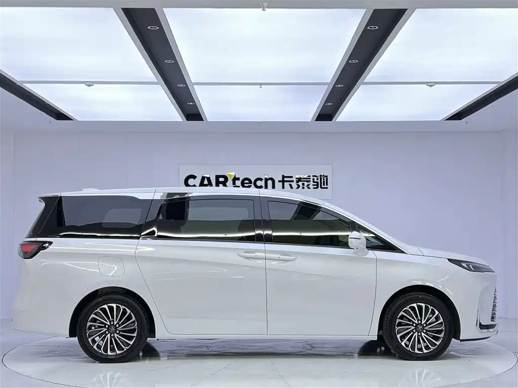 BUICK GL8 NEW ENERGY