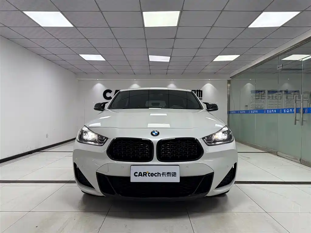 BMW X2 2021 Facelift sDrive25i Shadow Night Edition фото 3