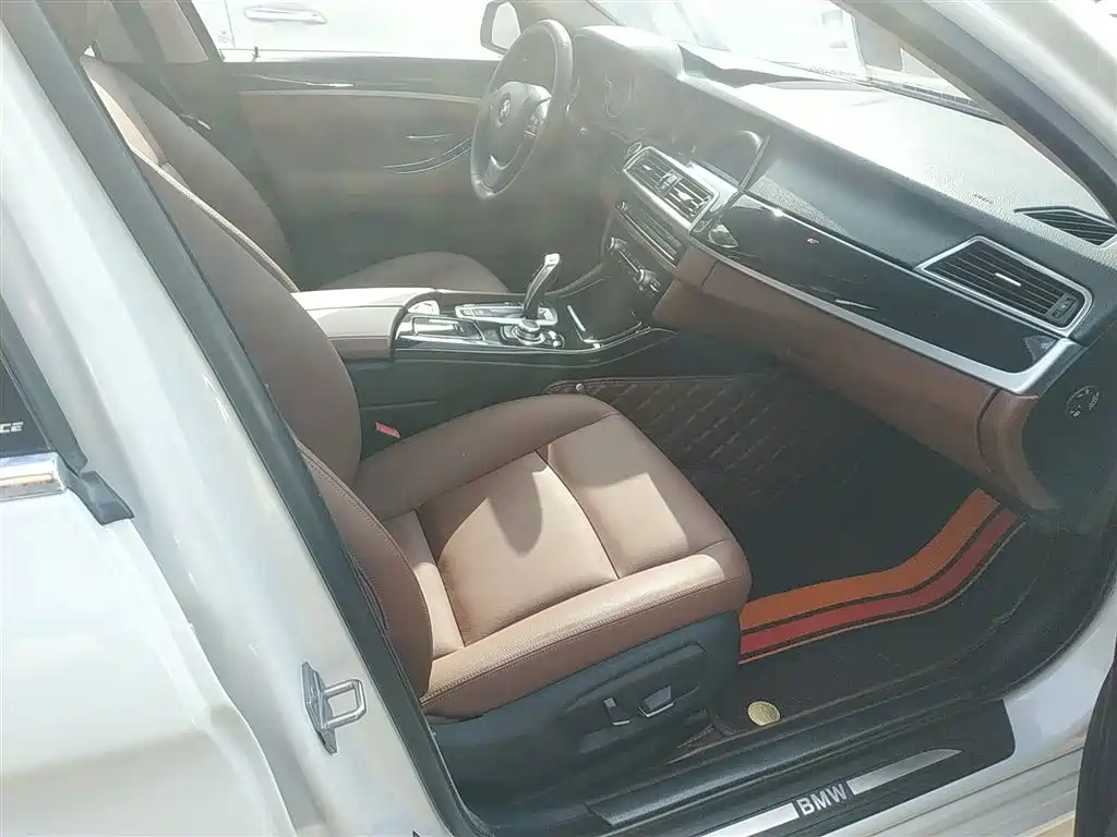 BMW 5 Series 2017 520Li Classic Edition фото 25
