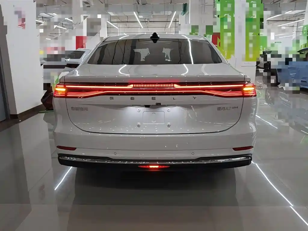 Geely Galaxy Galaxy A7 2025 EM-i фото 6