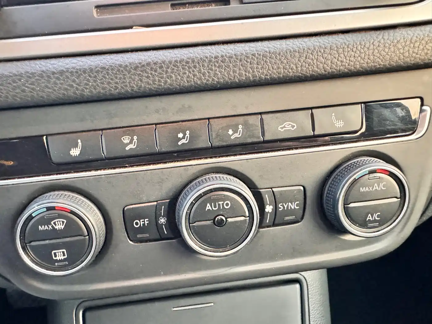 Volkswagen Tiguan 2015 1.8TSI Automatic 4WD Highline фото 26