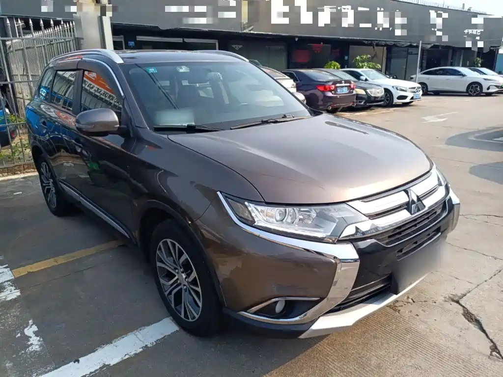 Mitsubishi Outlander 2018 2.0L 2WD Jiale Edition 7-seater фото 22