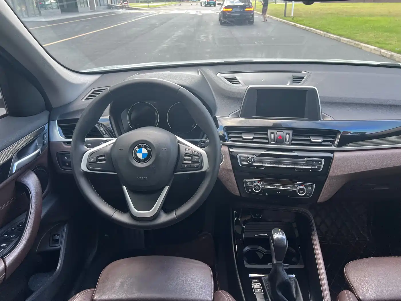 BMW X1 2019 sDrive18Li Premium Model фото 13