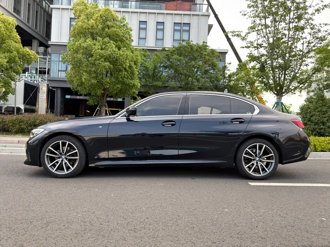 BMW 3 Series 2021 325Li xDrive M Sport Package фото 9