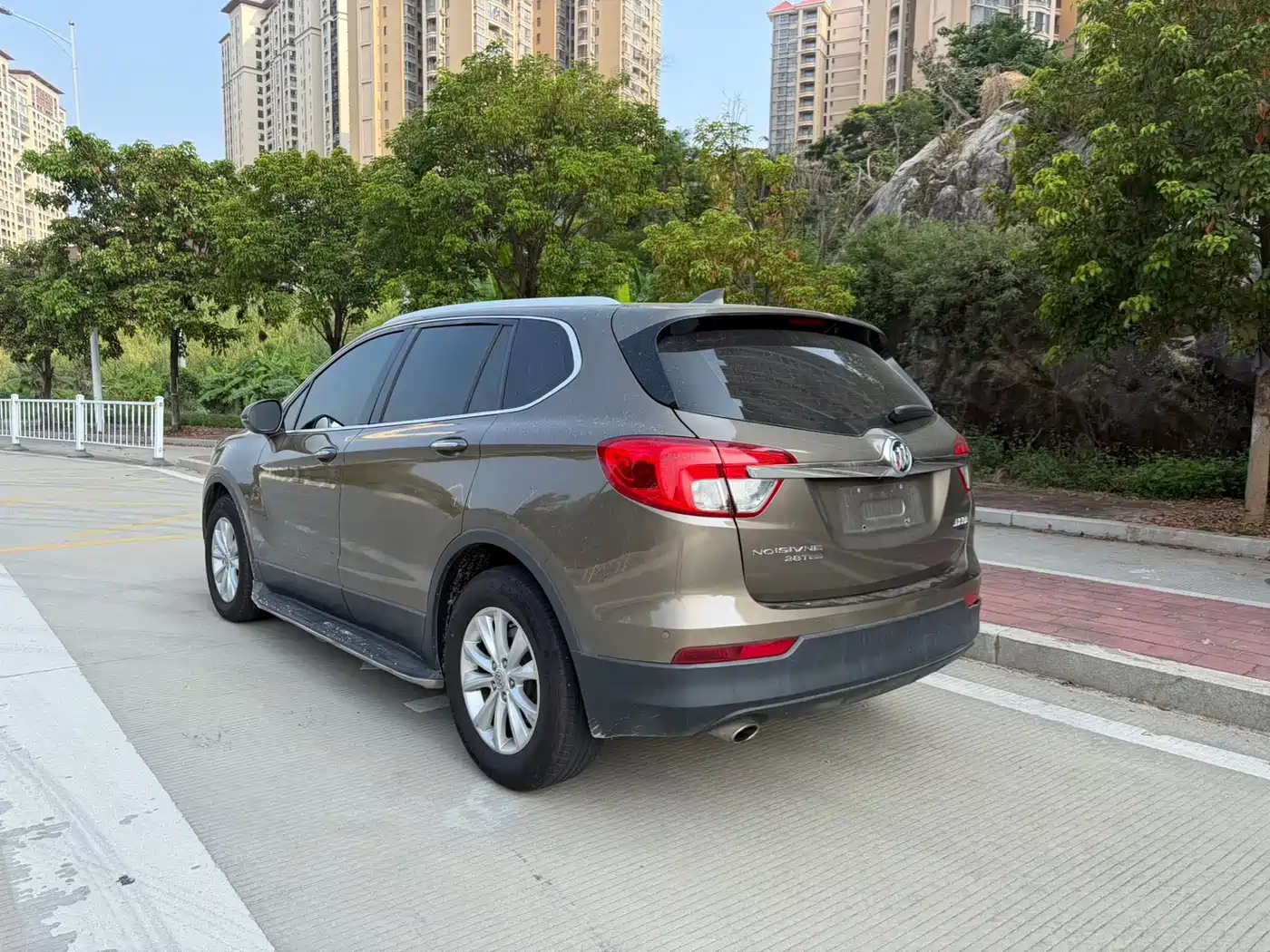 Photo 10 - Buick Envision Plus